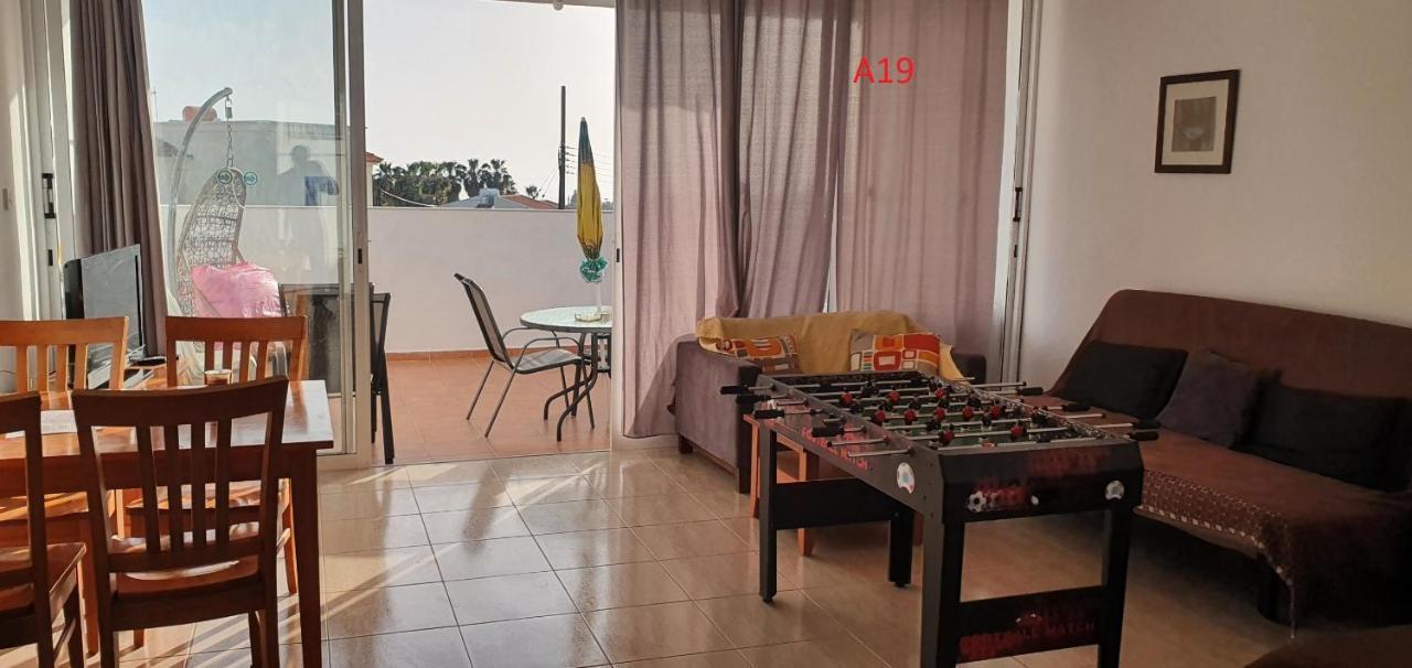 Evros Peyia & Coral Bay Seaview Apartment Extérieur photo