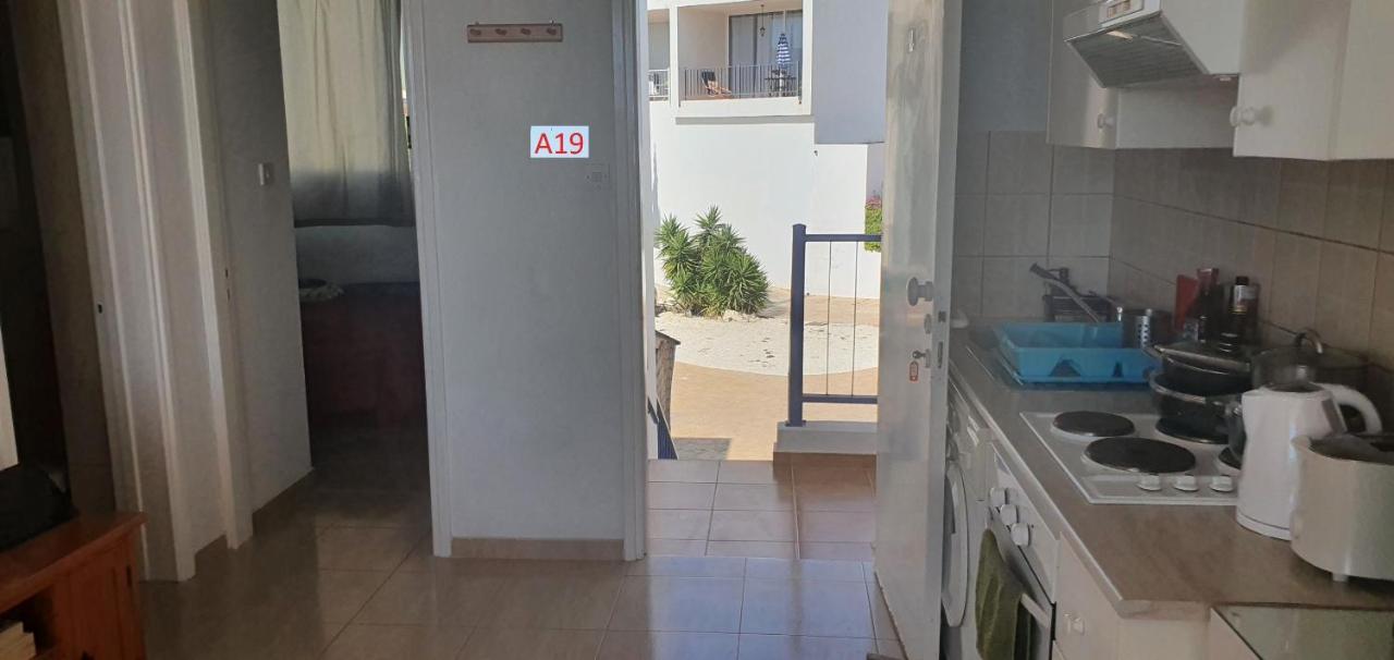 Evros Peyia & Coral Bay Seaview Apartment Extérieur photo